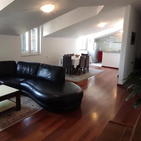 Luxury Centre With Stunning View *