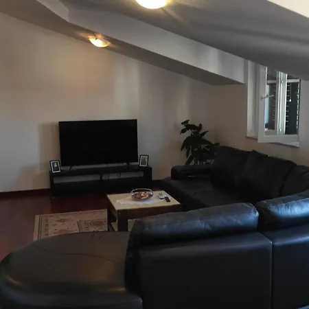 Luxury Centre With Stunning View Apartmán